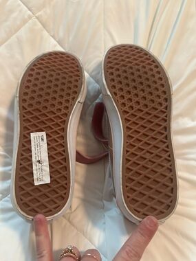 Vans Low-Top Sneakers in Pink and White